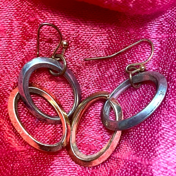 💎 Two-Tone Oval Link Earrings 💎 - Picture 1 of 1